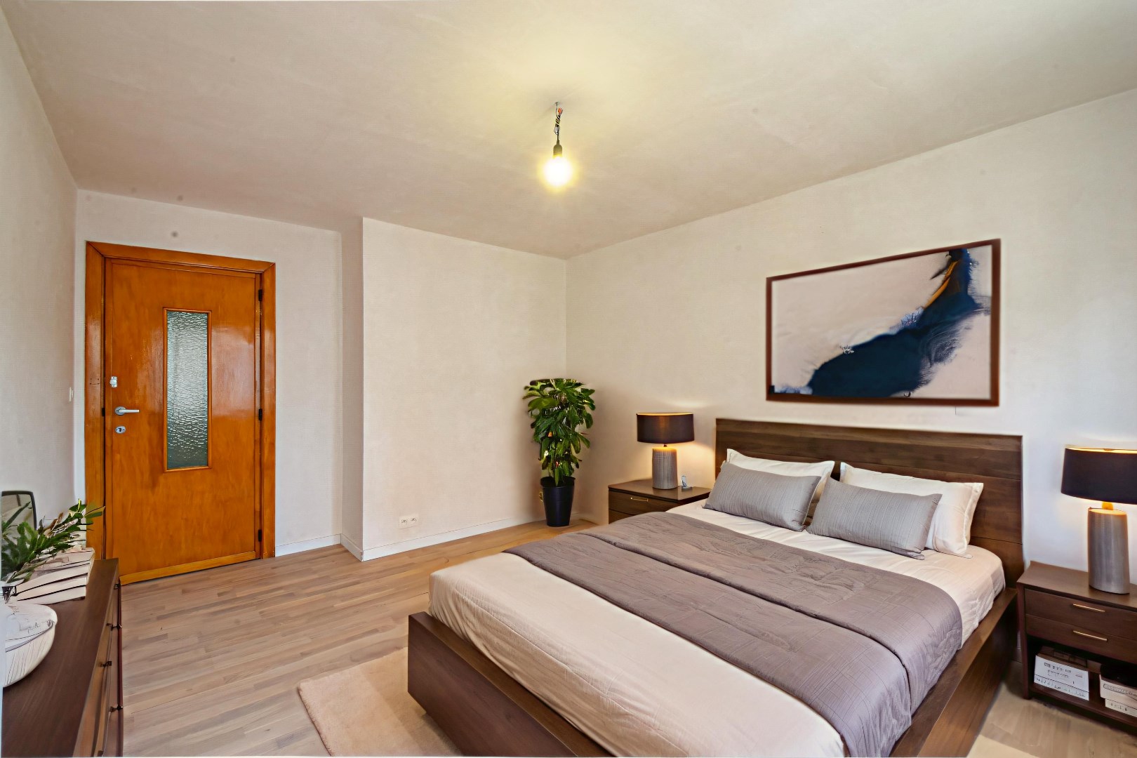 Instapklare gerenoveerde rijwoning in het centrum van Gistel 