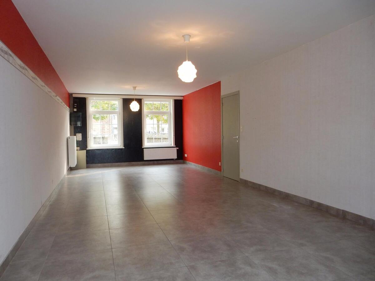 Ruime gerenoveerde woning 