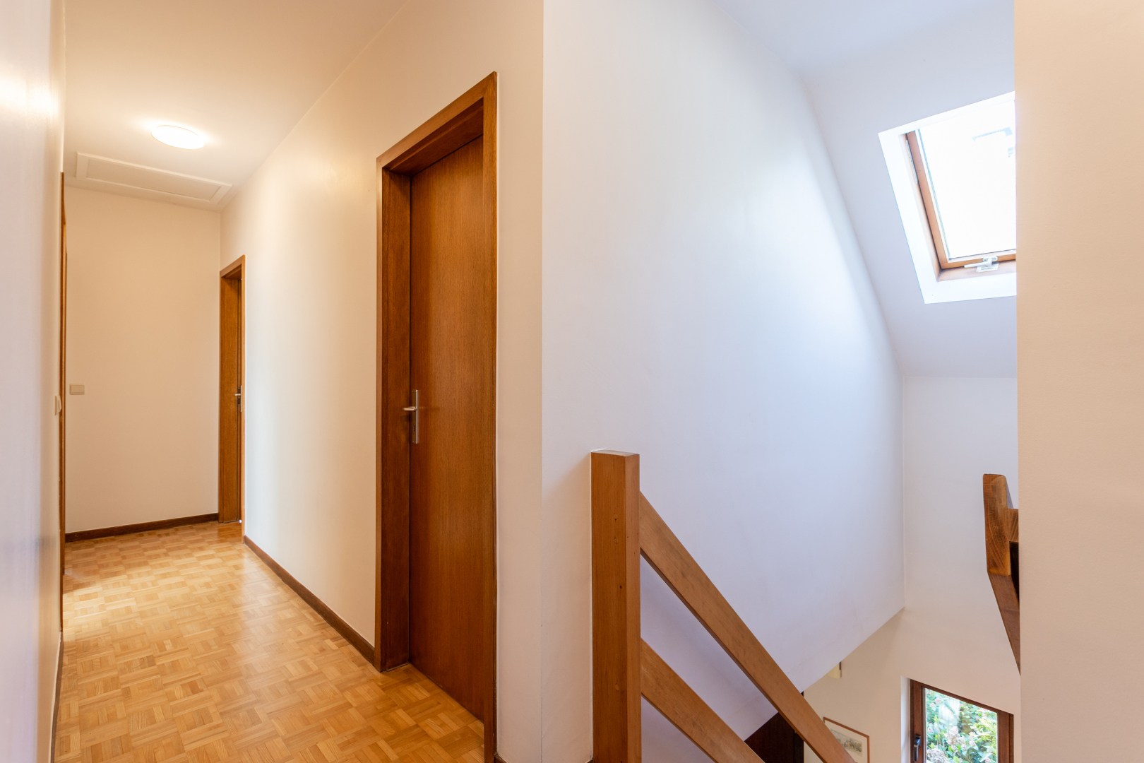 Instapklare gezinswoning met 5 slaapkamers, 2 badkamers en EPC B op topligging in Wezembeek-Oppem 