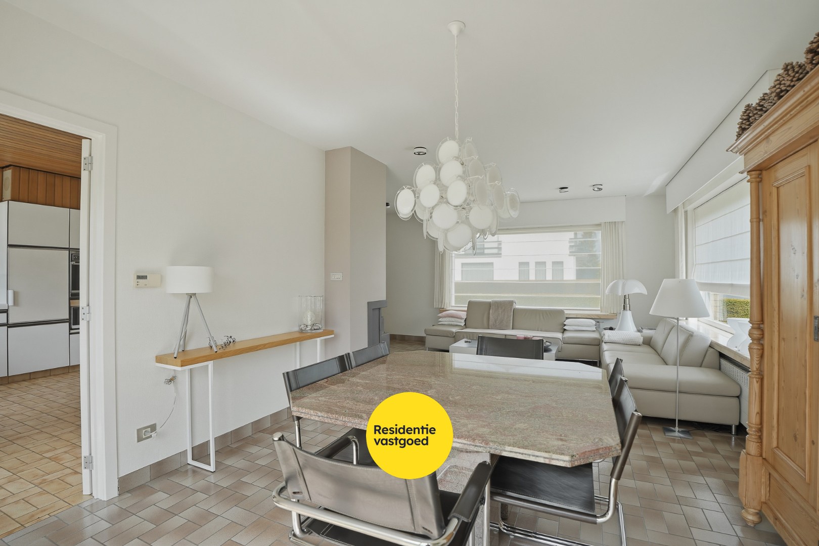 Verzorgde bungalow met 3 slpks op 571m² in rustige woonwijk te Varsenare 