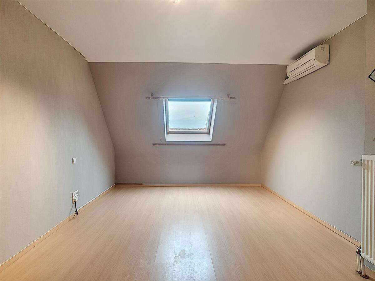 Duplex appartement met drie slaapkamers en garage op een rustige, doch centrale ligging - Heist 