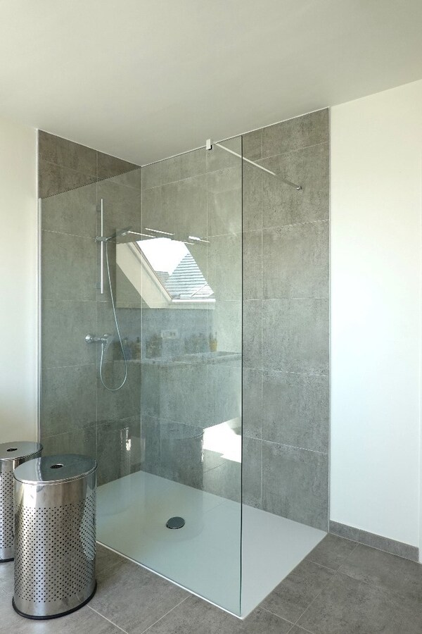 Prachtige halfopen nieuwbouwwoning met inpandige garage en zuidgerichte tuin 