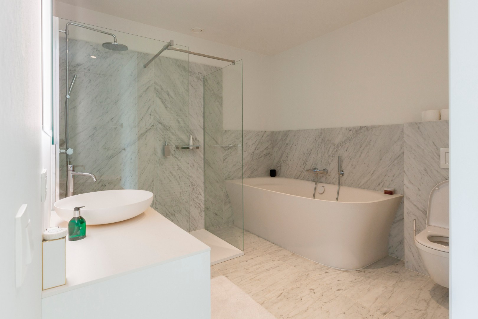 Gemeubeld en luxueus appartement  met parking te Kouterdreef 