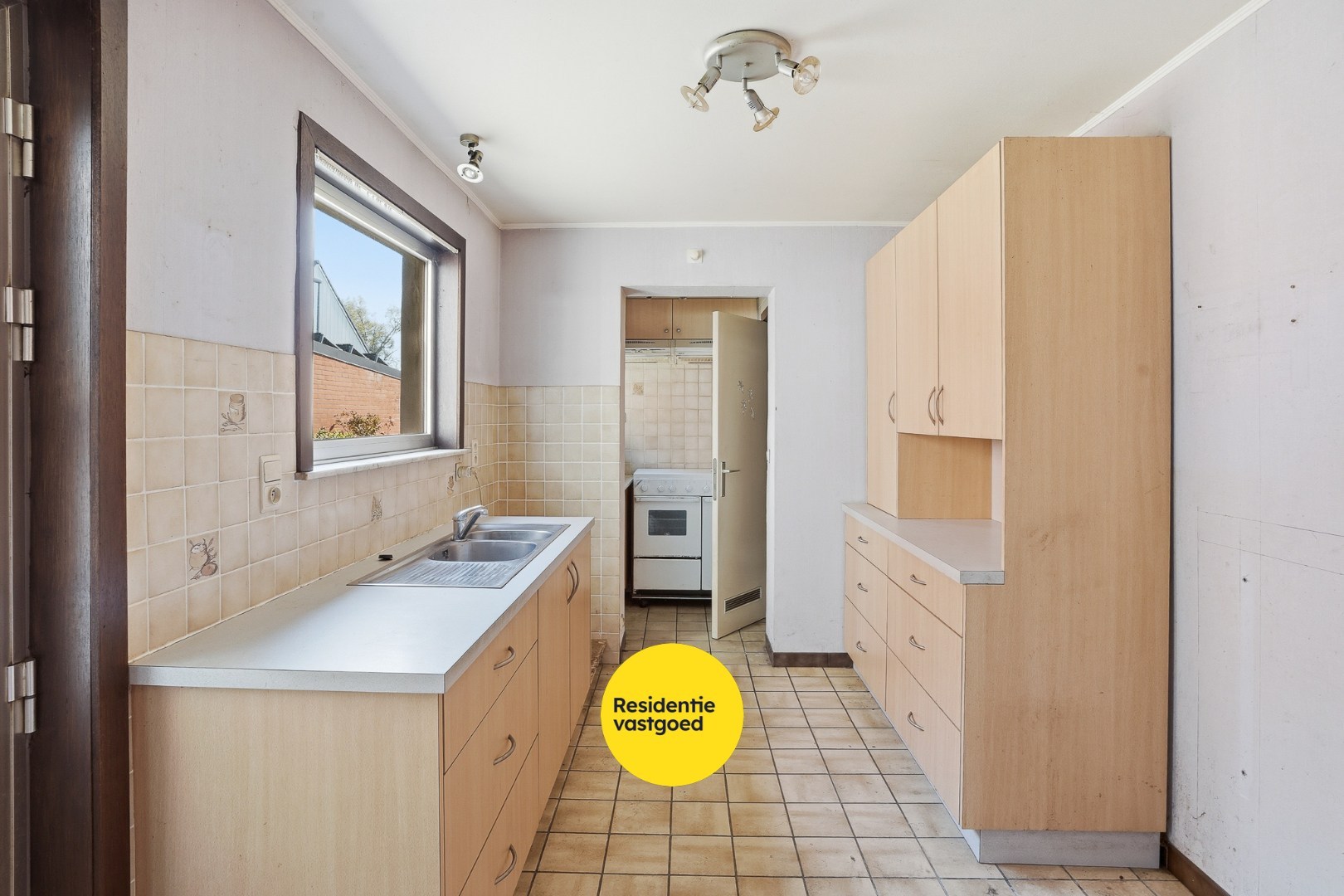 Te renoveren woning in centrum Eernegem 