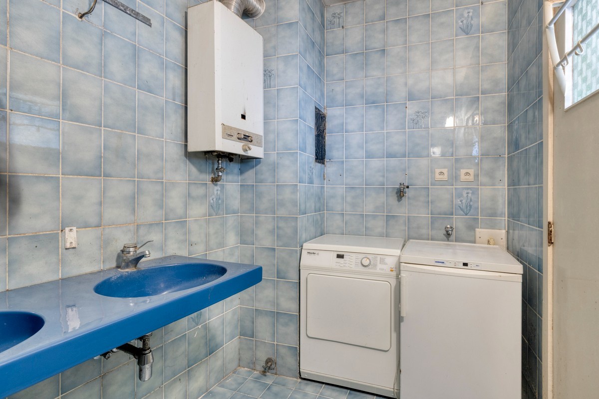 Super gelegen handelspand met garage in Heverlee! - totale oppervlakte +/- 260 m² + kelder van 38m² 