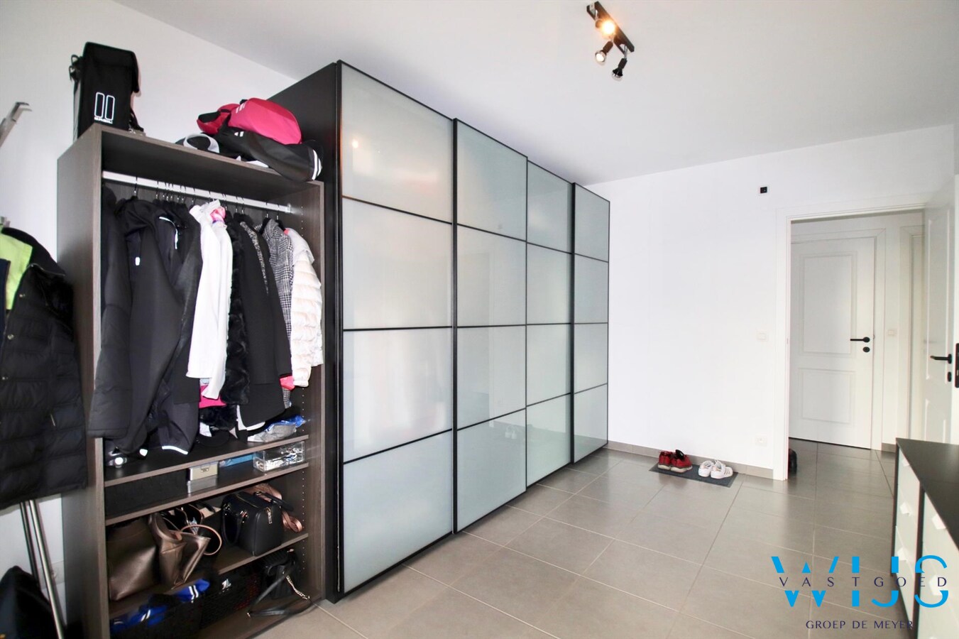 Prachtige duplex + garage in het rustige landelijke OOSTEEKLO ! 