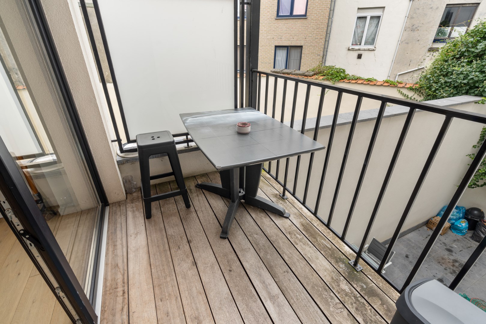 Magnifique appartement de 2 chambres avec terrasse ensoleillée à proximité du centre. 