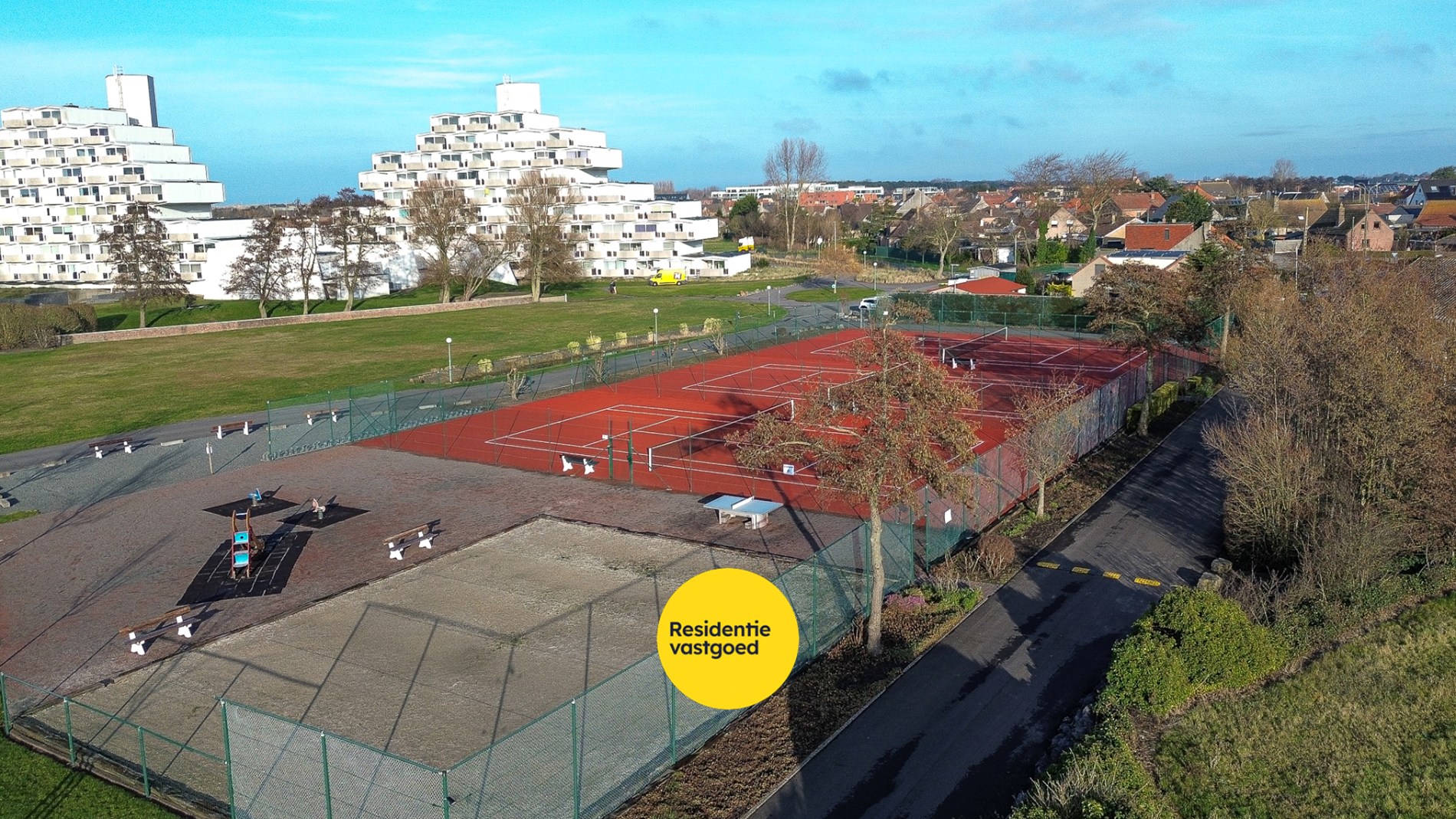 Eénslaapkamerappartement met terras, vlakbij strand en zee! 