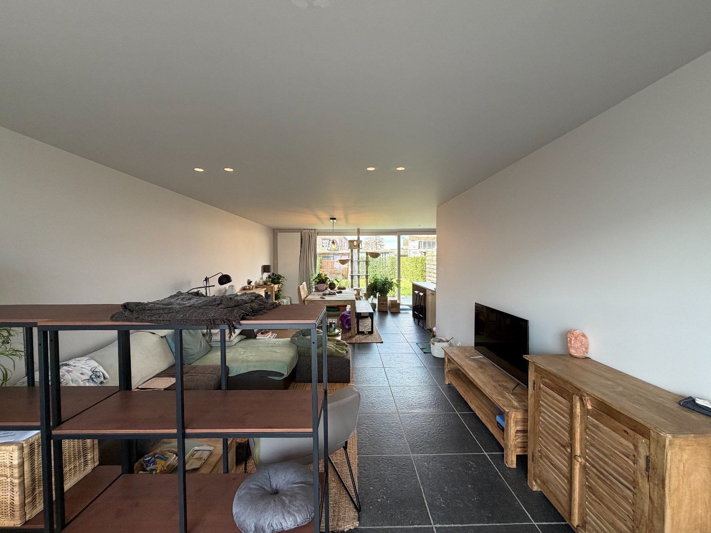 Rustig gelegen rijwoning met 3 slaapkamers, garage en zonnepanelen – Herdersstraat 33, Zulte 