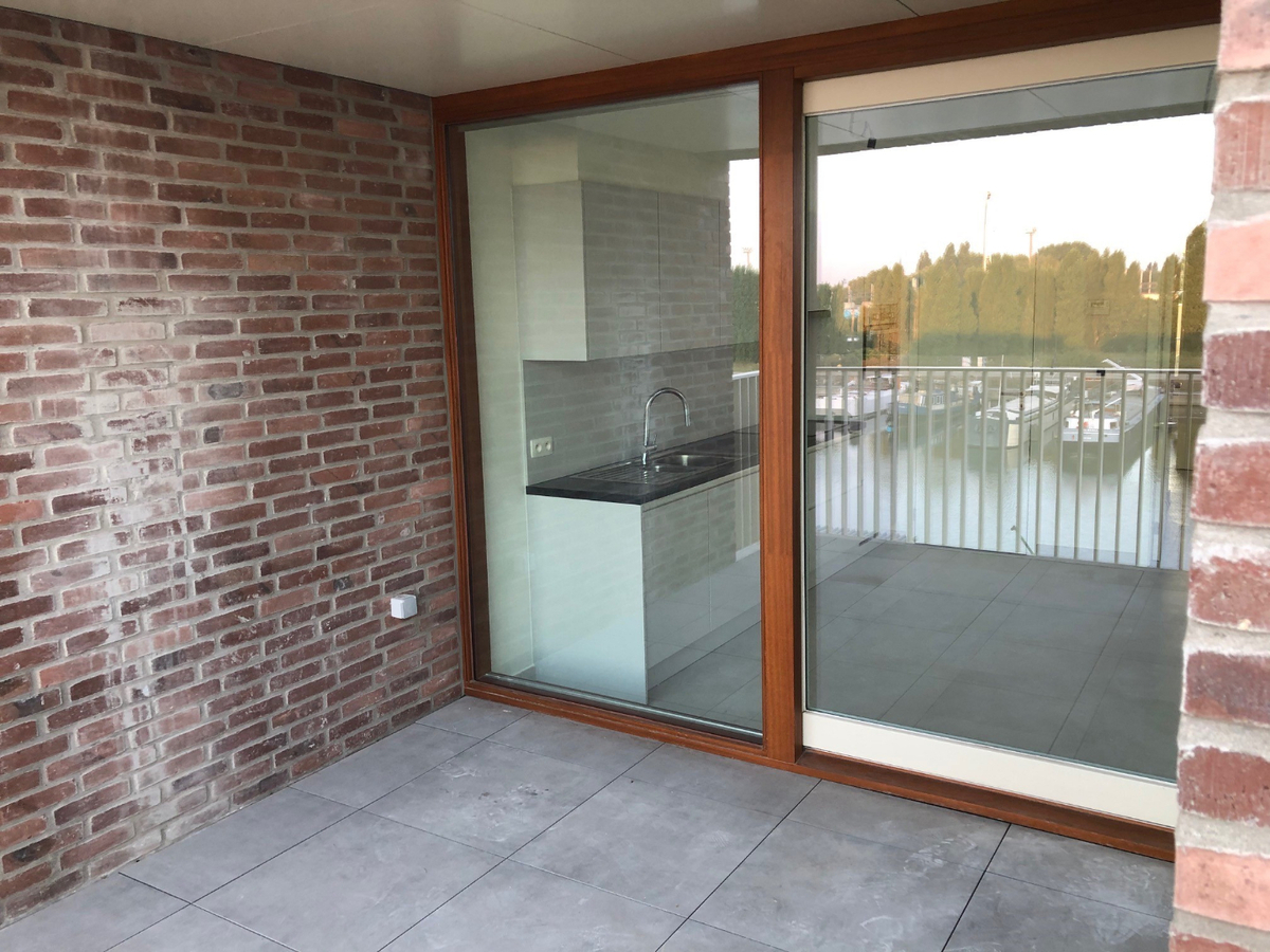 Luxueus wonen met unieke skyline én zicht op 't water. 