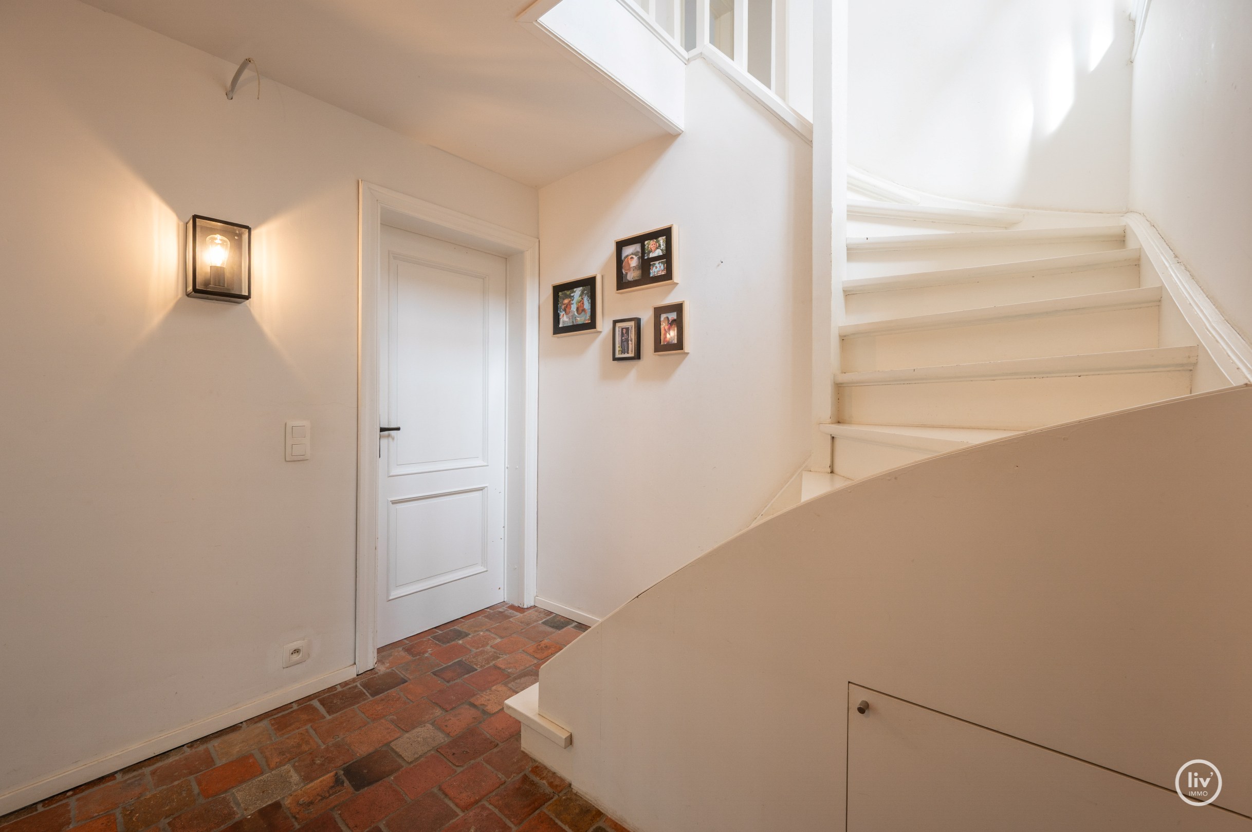 Prachtige vrijstaande villa rustig gelegen te Monikkendreef op een mooi perceel van 1000m2. 