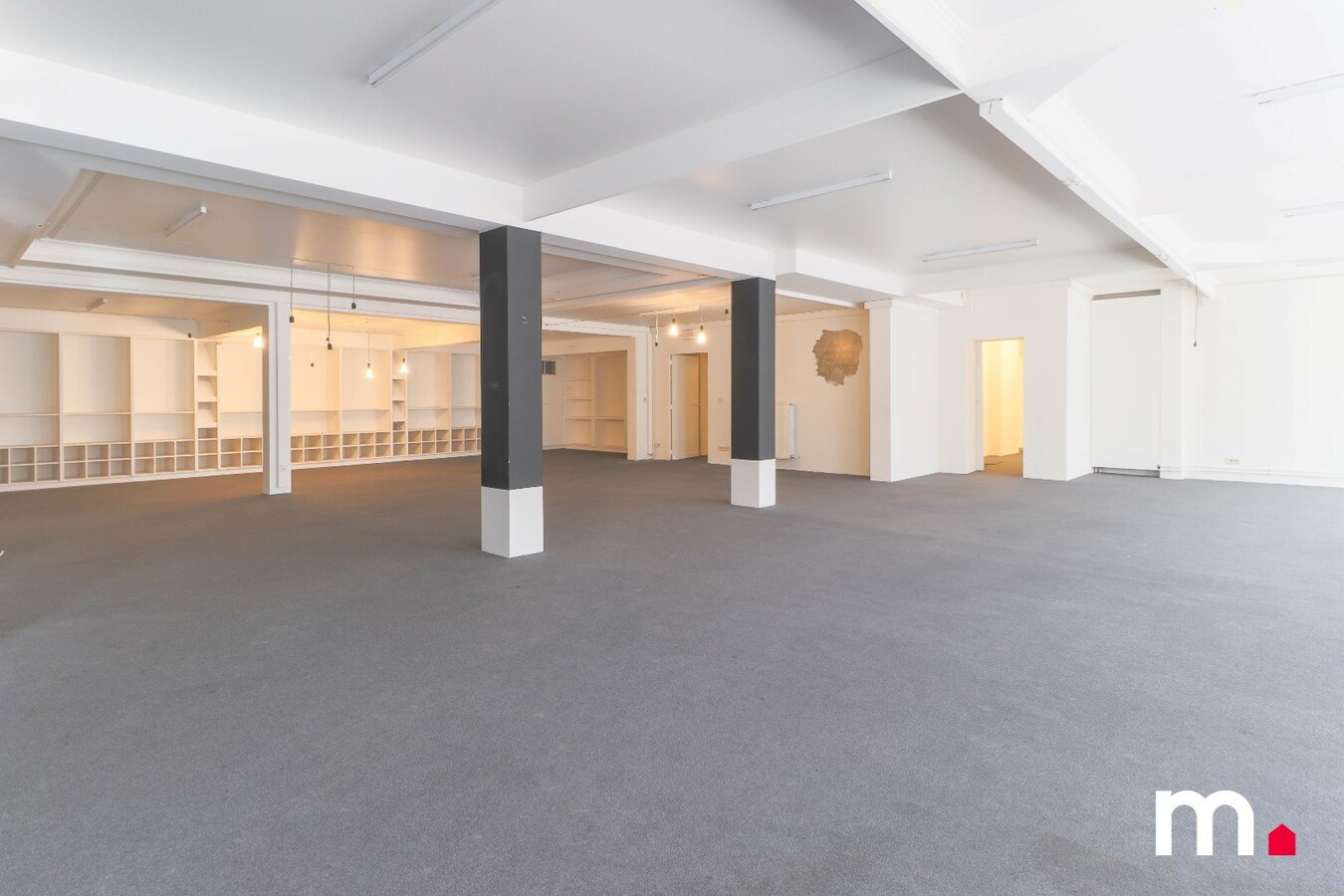 TOPLIGGING  ! 400M2 COMMERCIELE RUIMTE  AAN DE BROELTORENS EN DE LEIE ! 