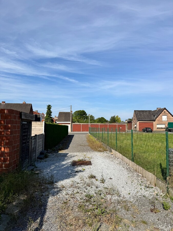 Woning met 3 slaapkamers en tuin te Roeselare 