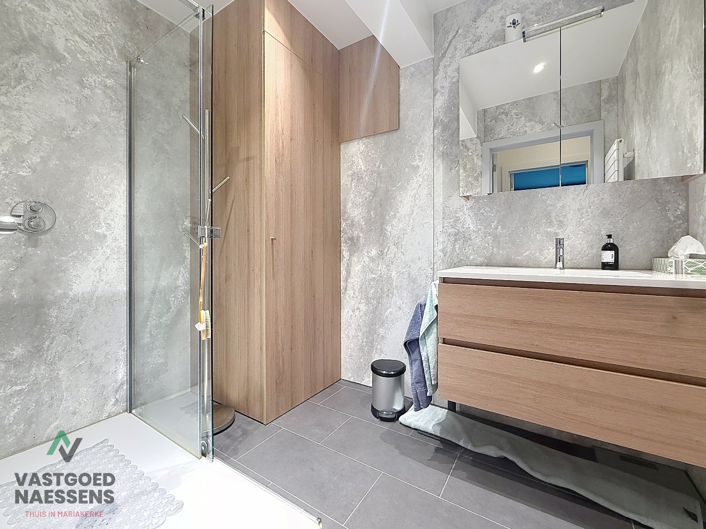 INSTAPKLAAR 2 SLPK APP MET ZIJDELINGS ZICHT OP ZEE 