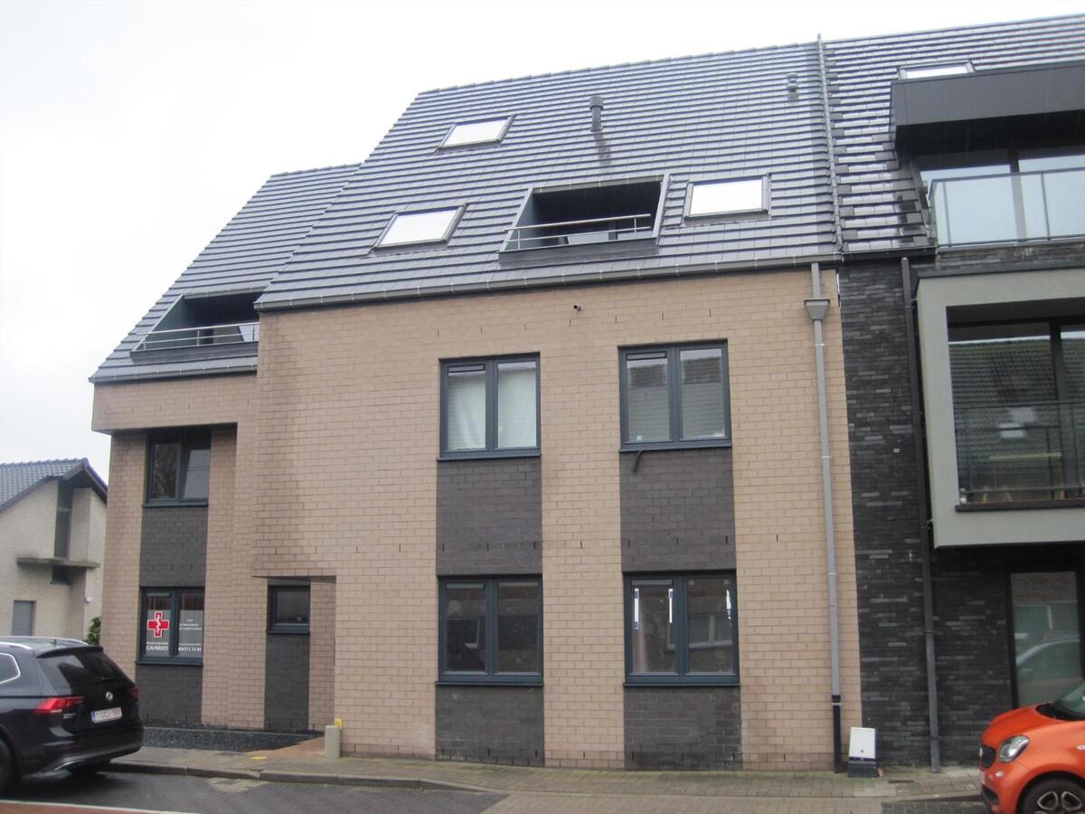 Duplex-appartement mét garage. 