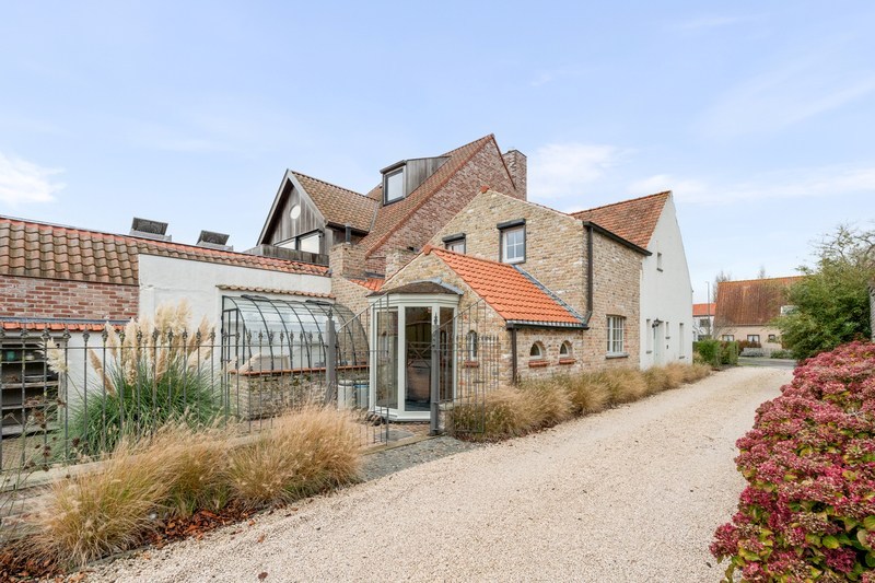 Charmante maison mitoyenne à proximité de Knokke avec des vues dégagées. 