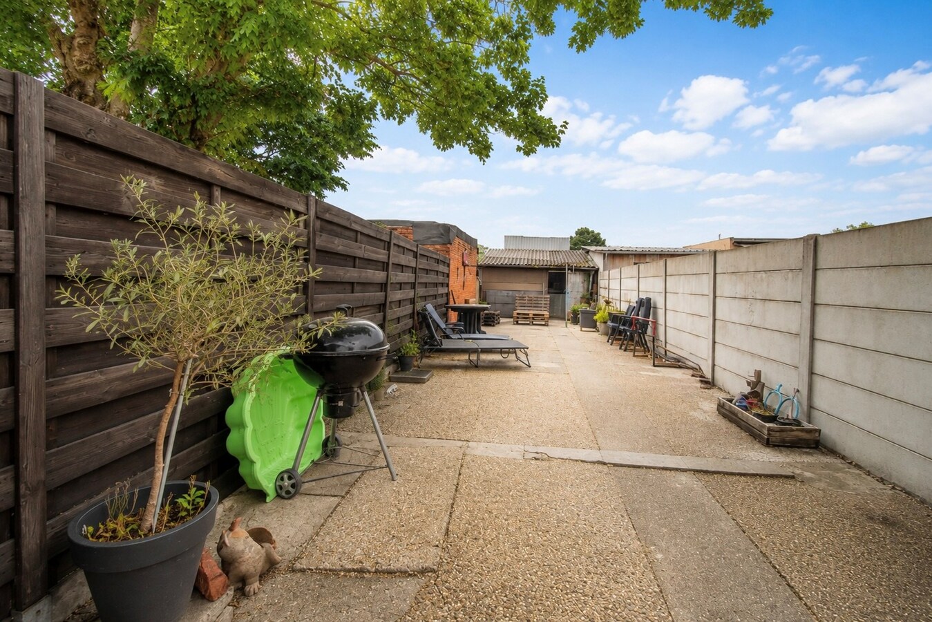 Te koop: charmante stadswoning met uitgestrekte tuin in het hart van Zele! 