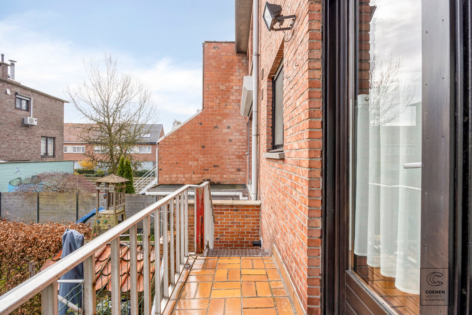 Zeer verzorgde bel-etagewoning op een centrale ligging te Kontich! 