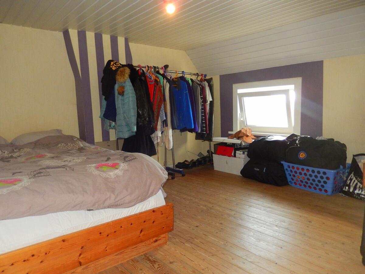 Te renoveren woning in de landelijke velden te Eernegem 