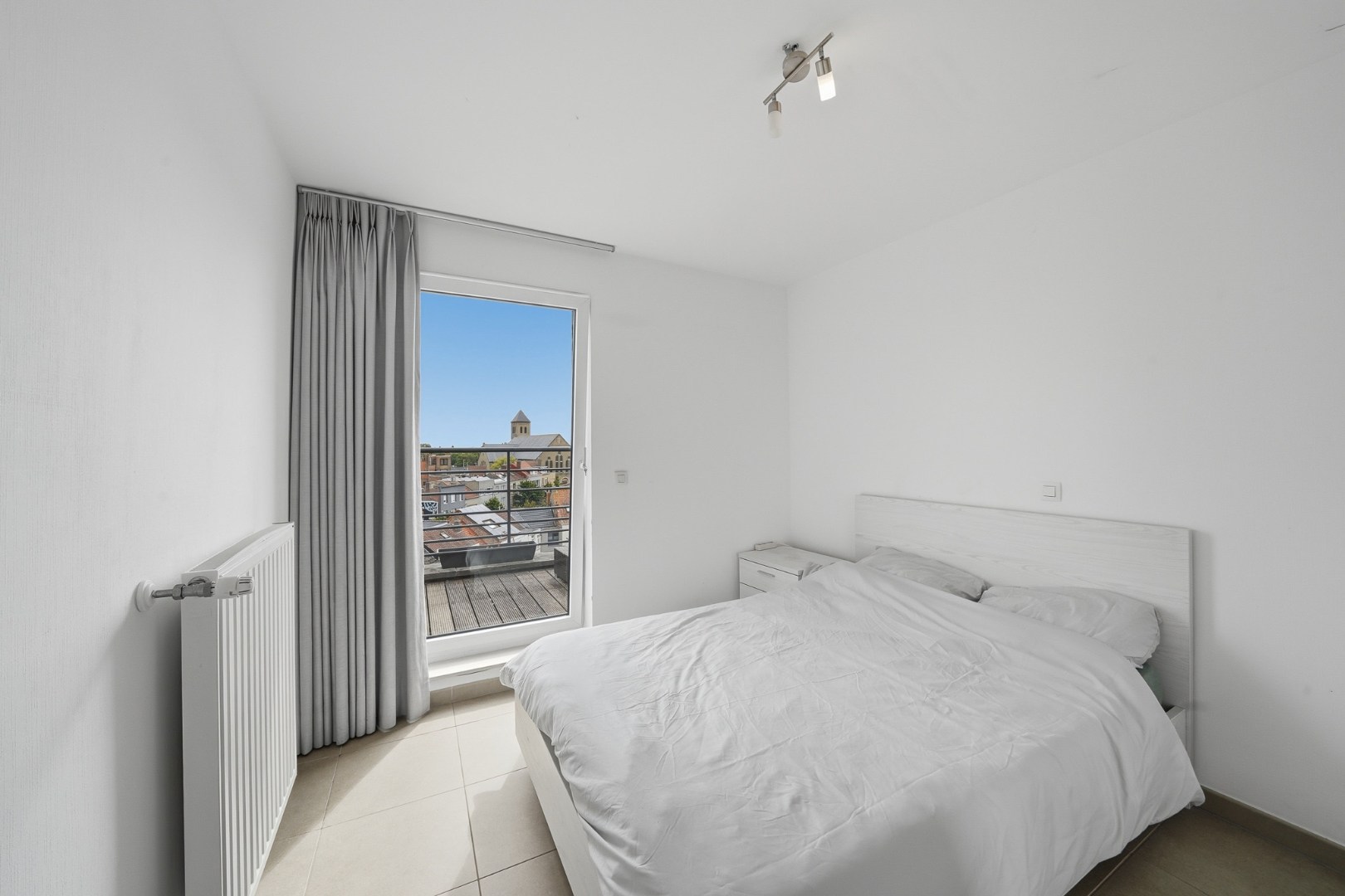 Lichtrijk 2-slaapkamerappartement met prachtig open uitzicht in Oostende 