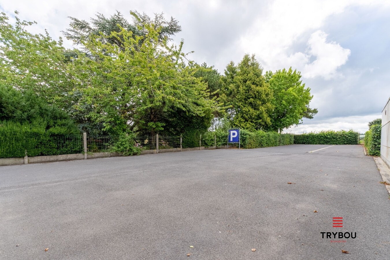 Te koop handelszaak + woning 