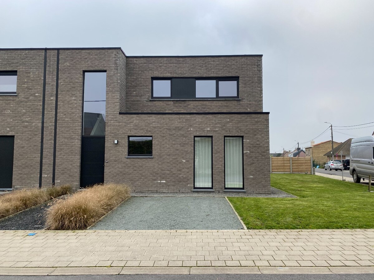 Ruime woning met 3 slaapkamers te Houthulst 