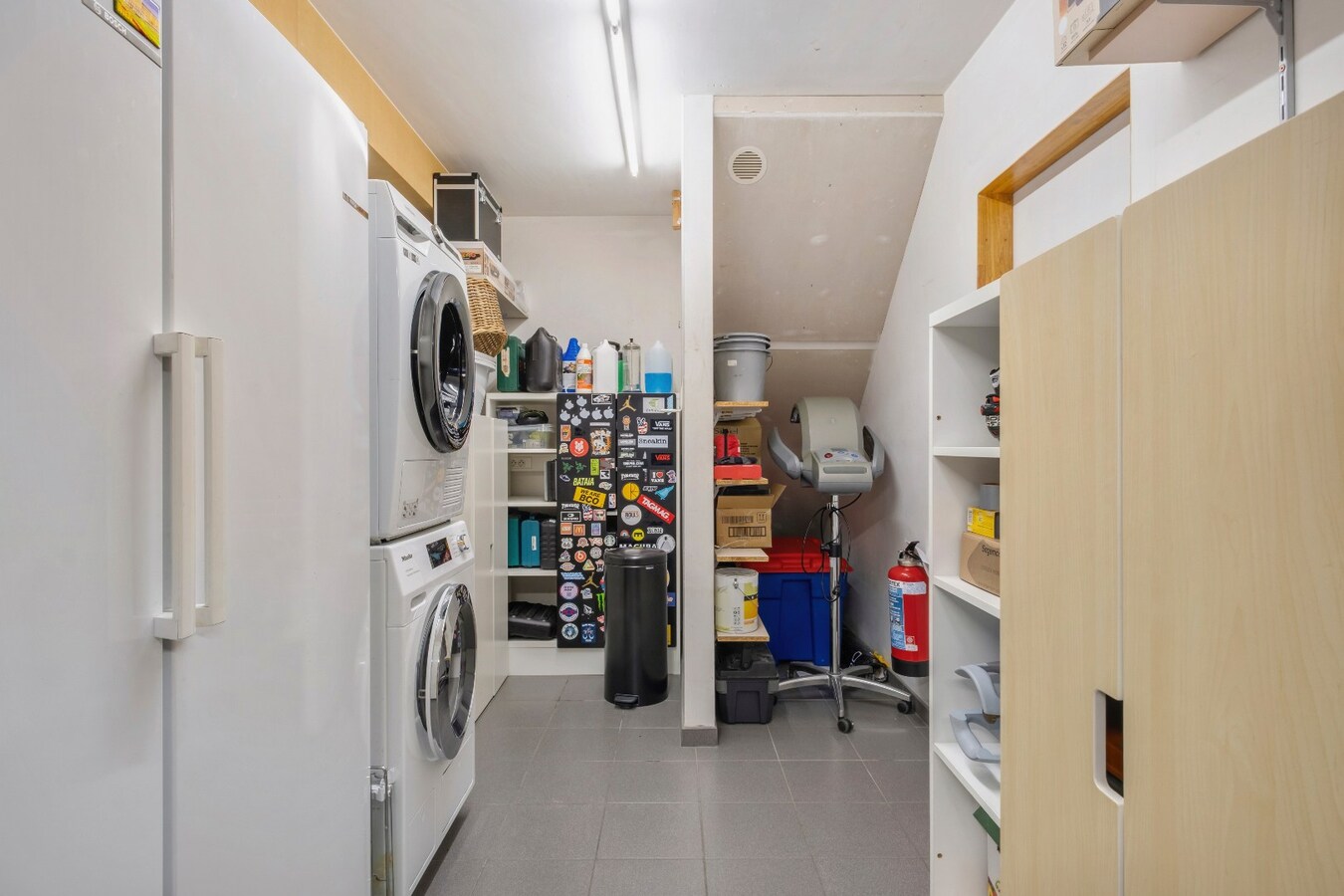 Moderne villa met praktrijkruimte op TOPligging te Heule  ! 