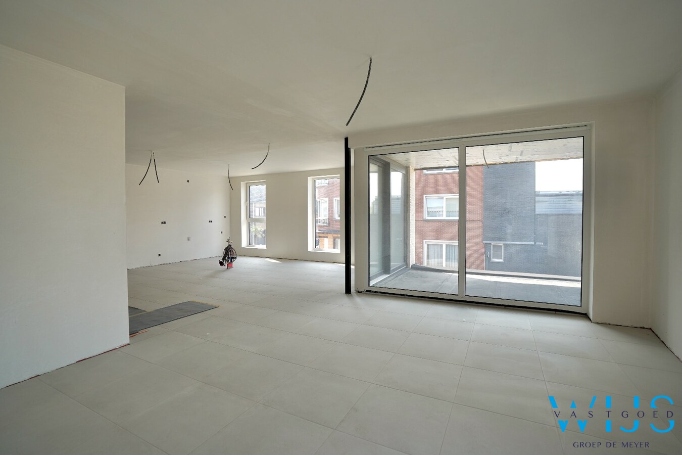 Ruim hoekappartement met 3 slaapkamers en terras 
