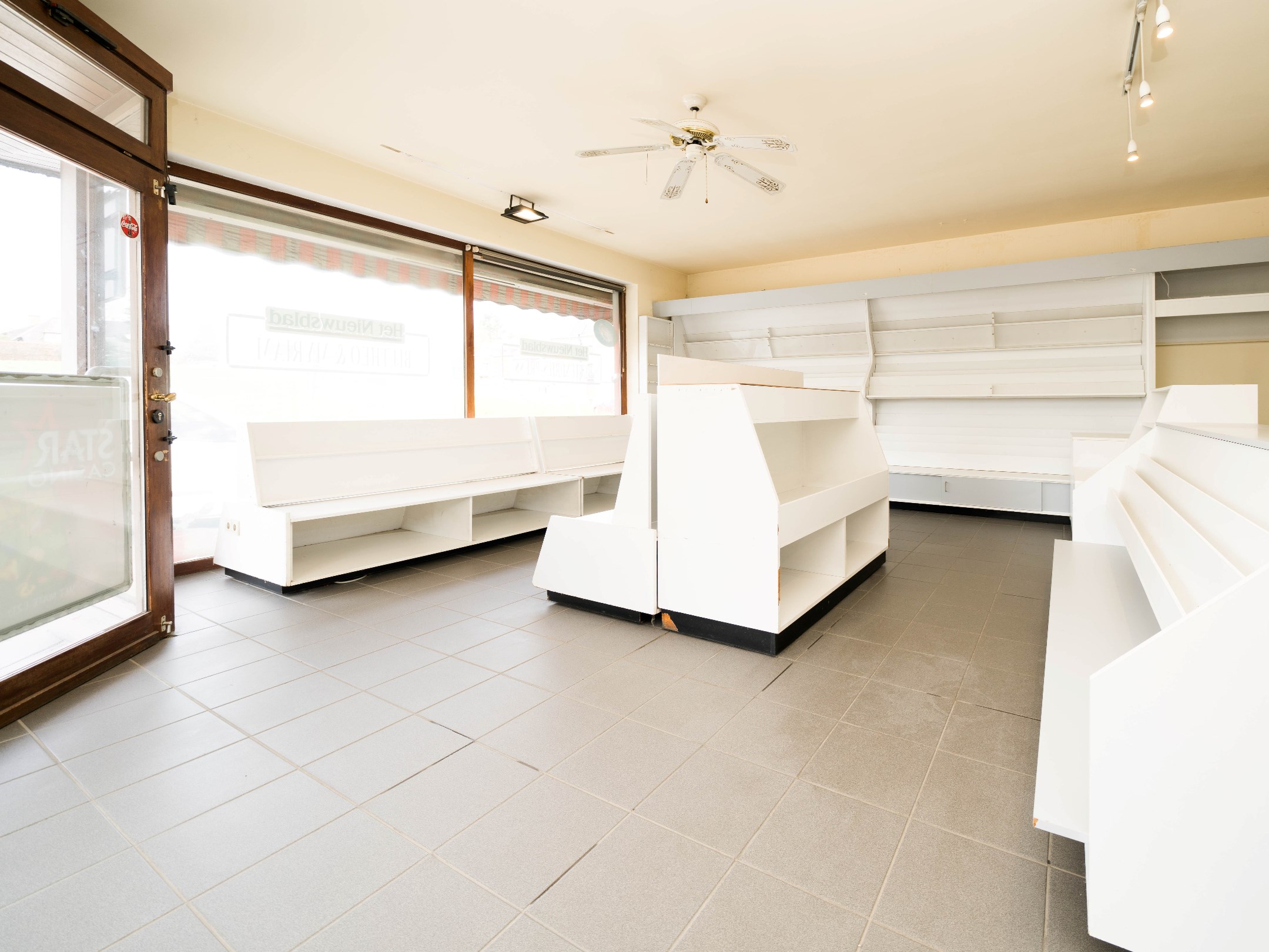 Winkel/kantoorruimte (65m²) op een gunstige ligging 