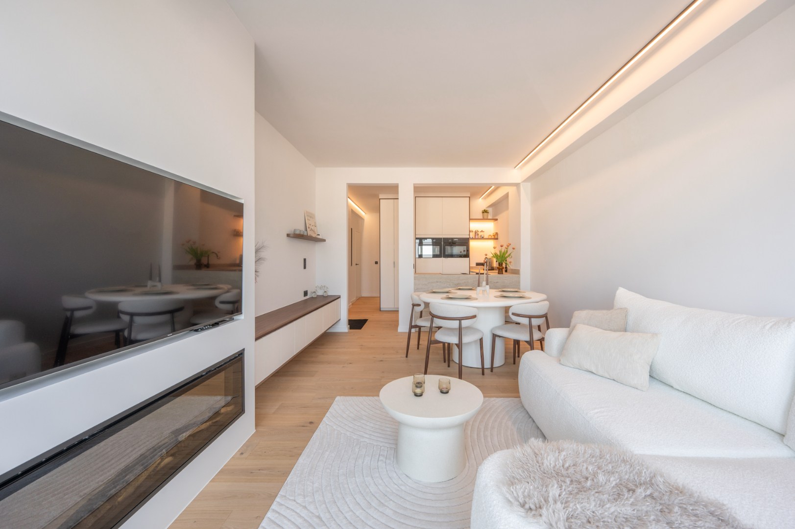 Volledig gerenoveerd appartement met FRONTAAL ZEEZICHT 