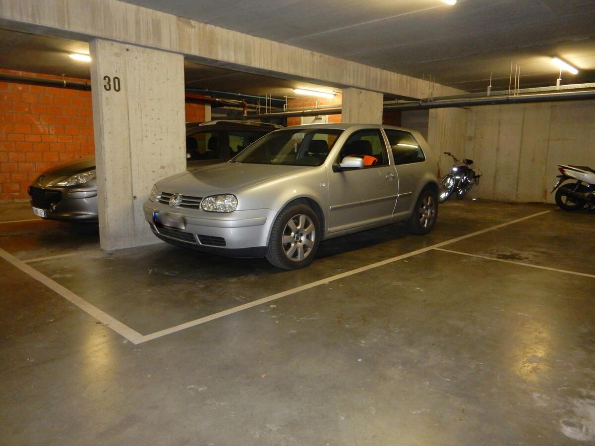 Lichtrijk appartement met autostaanplaats in het hartje van Lichtervelde 