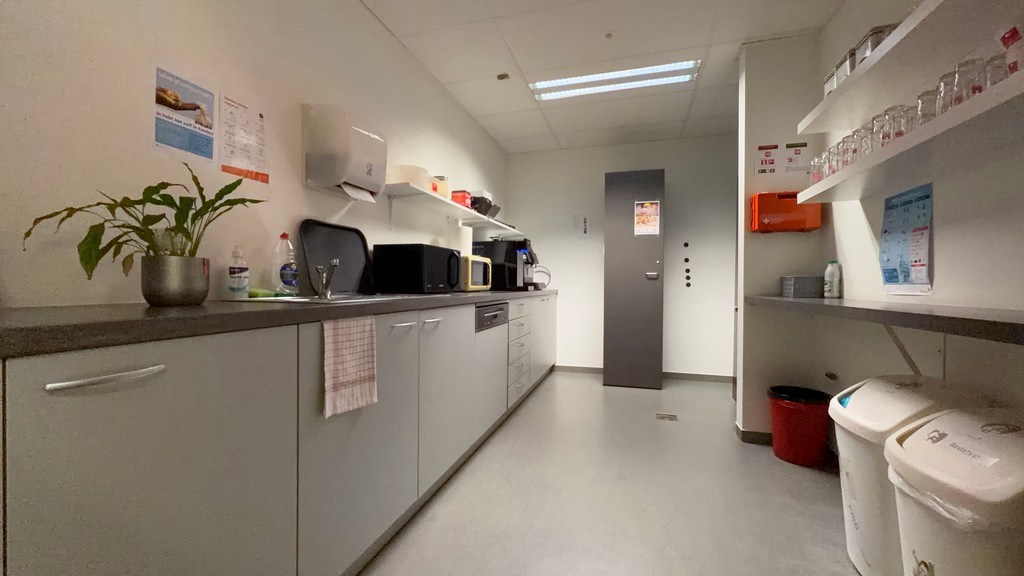 Gelijkvloerse kantoren te koop langs Singel in Antwerpen