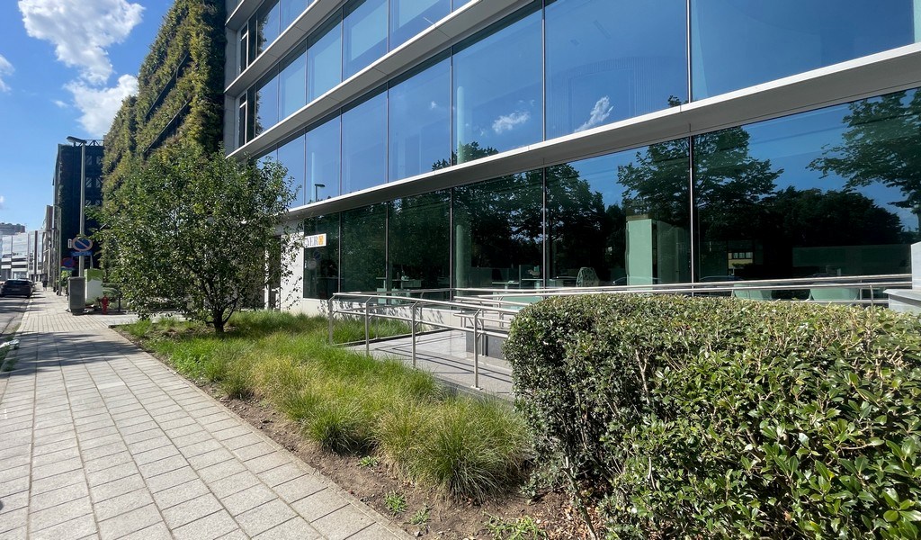 Hedendaagse kantoren te huur in Onyx Building te Berchem