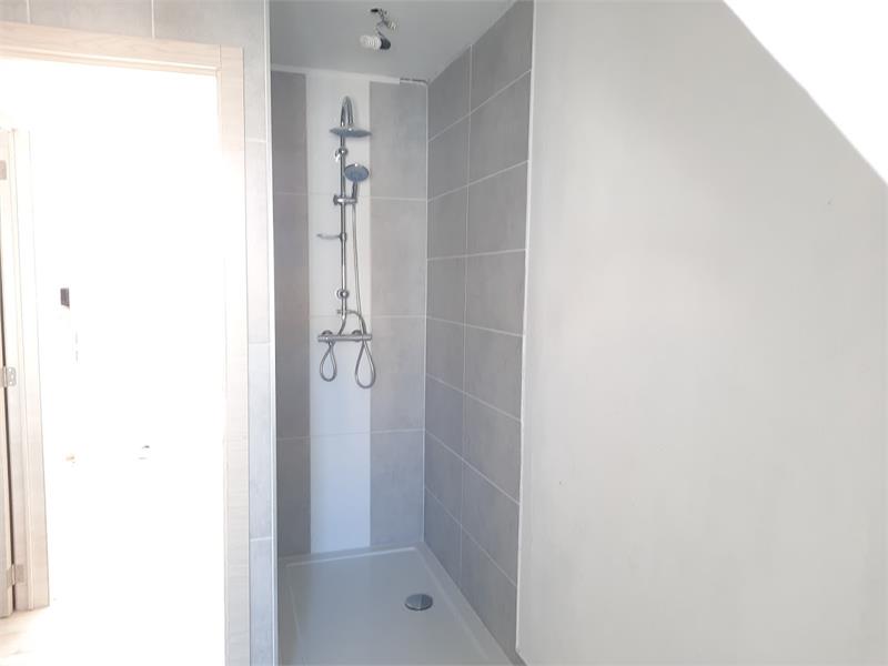 Ruime, subliem gerenoveerde woning in hartje Eeklo 