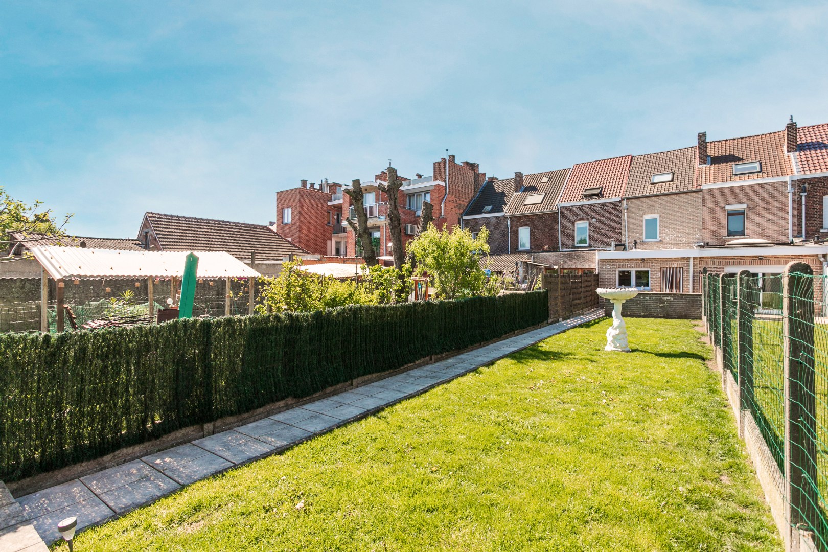 Instapklare woning met 2-3 slpk en tuin 
