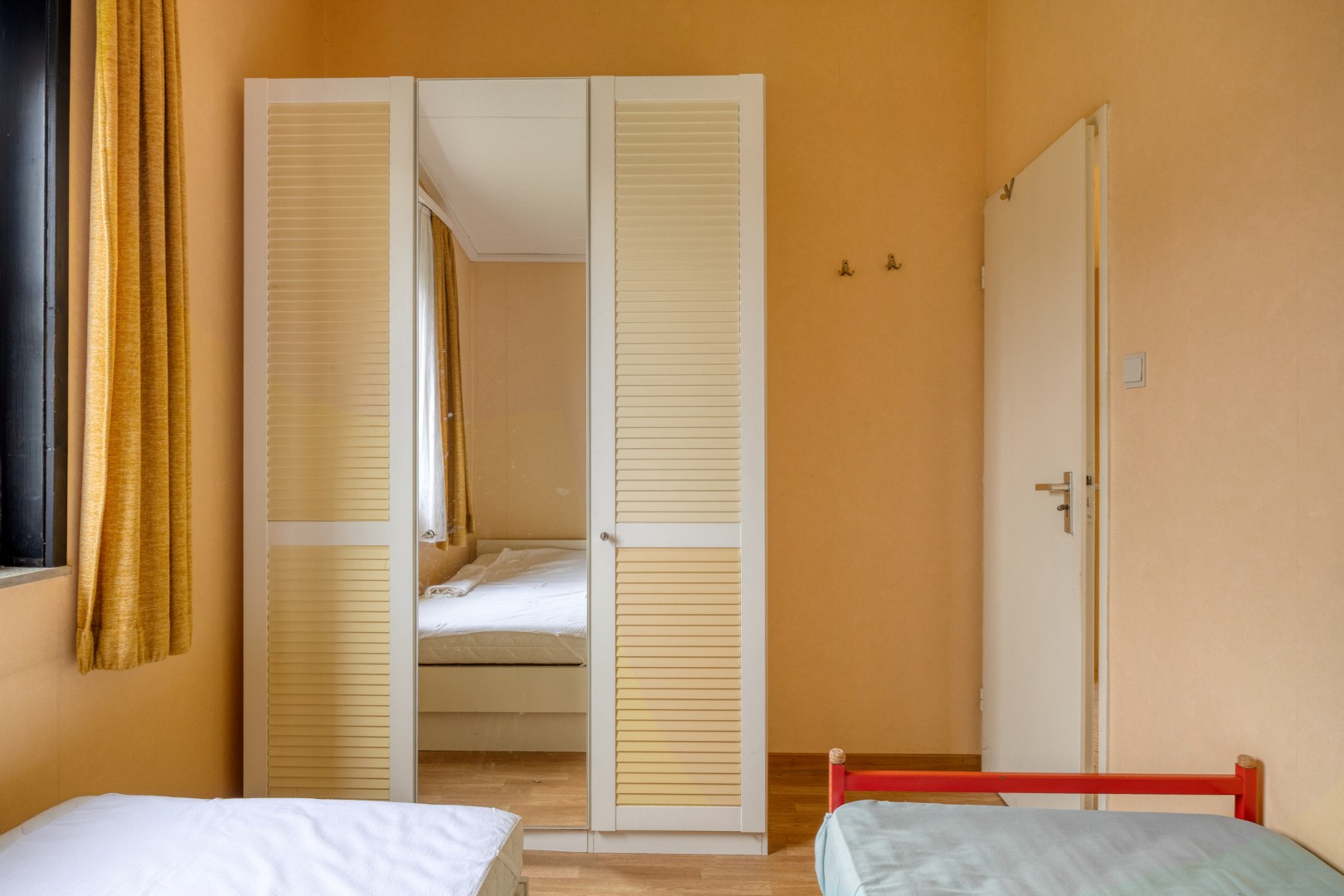 Rustig gelegen vrijstaande bungalow op steenworp afstand van jachthaven en Veerse Meer, deze woning dient gemoderniseerd te worden maar biedt vele mogelijkheden. 