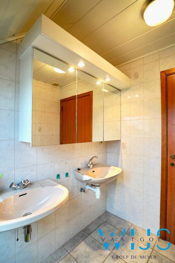 Landelijk gelegen woonhuis met 3 slaapkamers te Boekhoute! 