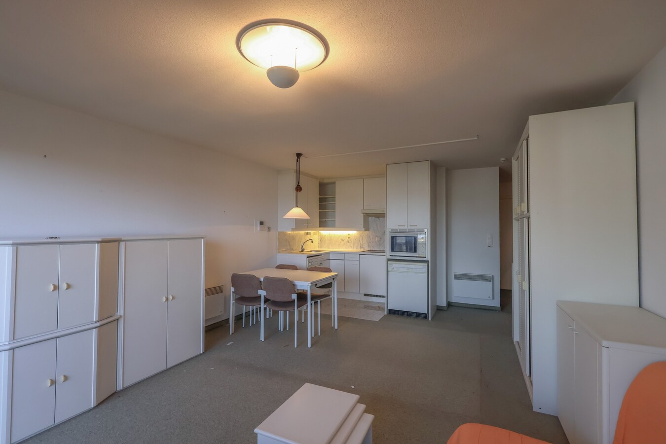 Studio ensoleillé avec vue sur les dunes à distance de marche de la mer à Oostduinkerke 