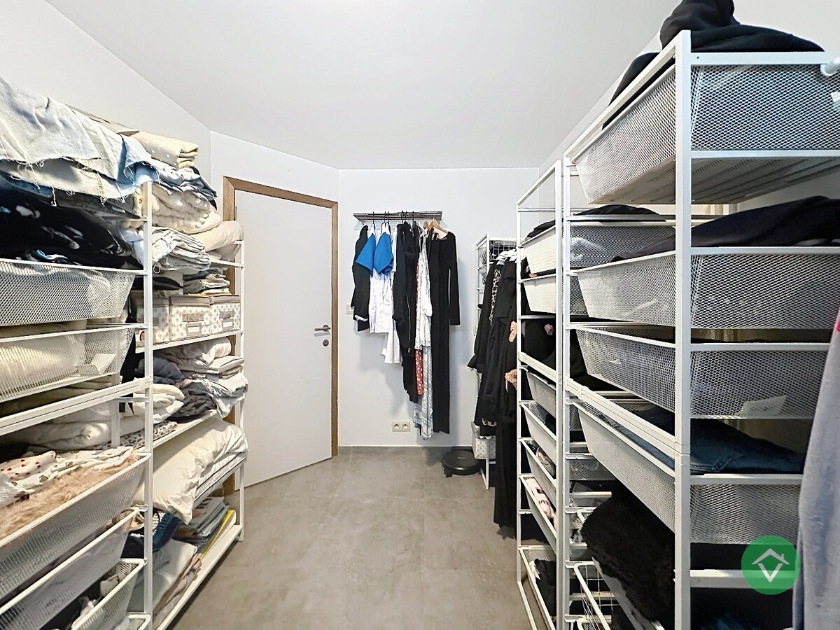 Verrassende rijwoning met 3 slaapkamers en garage te Oostende 