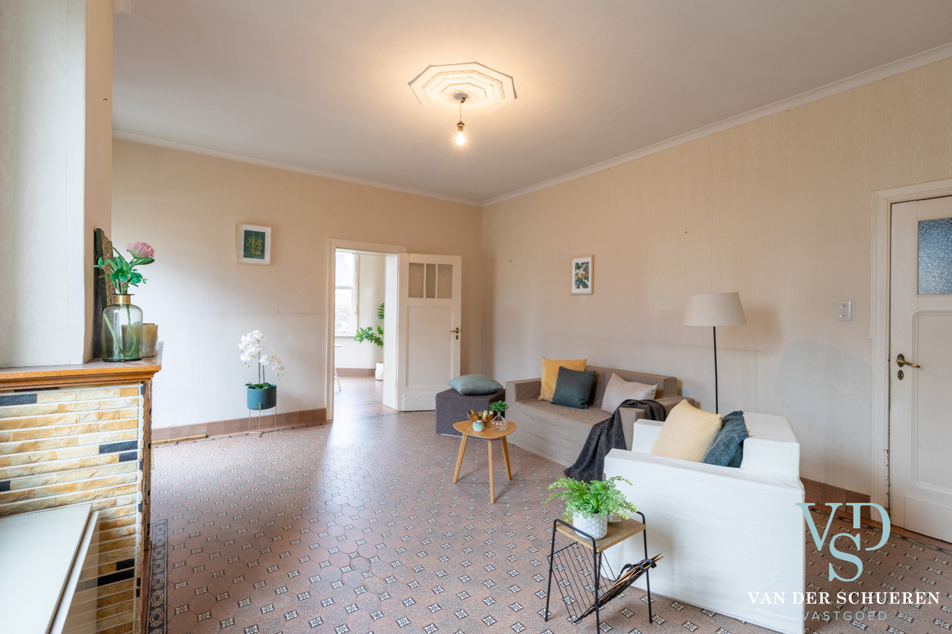 Statige herenwoning met potentieel ! 