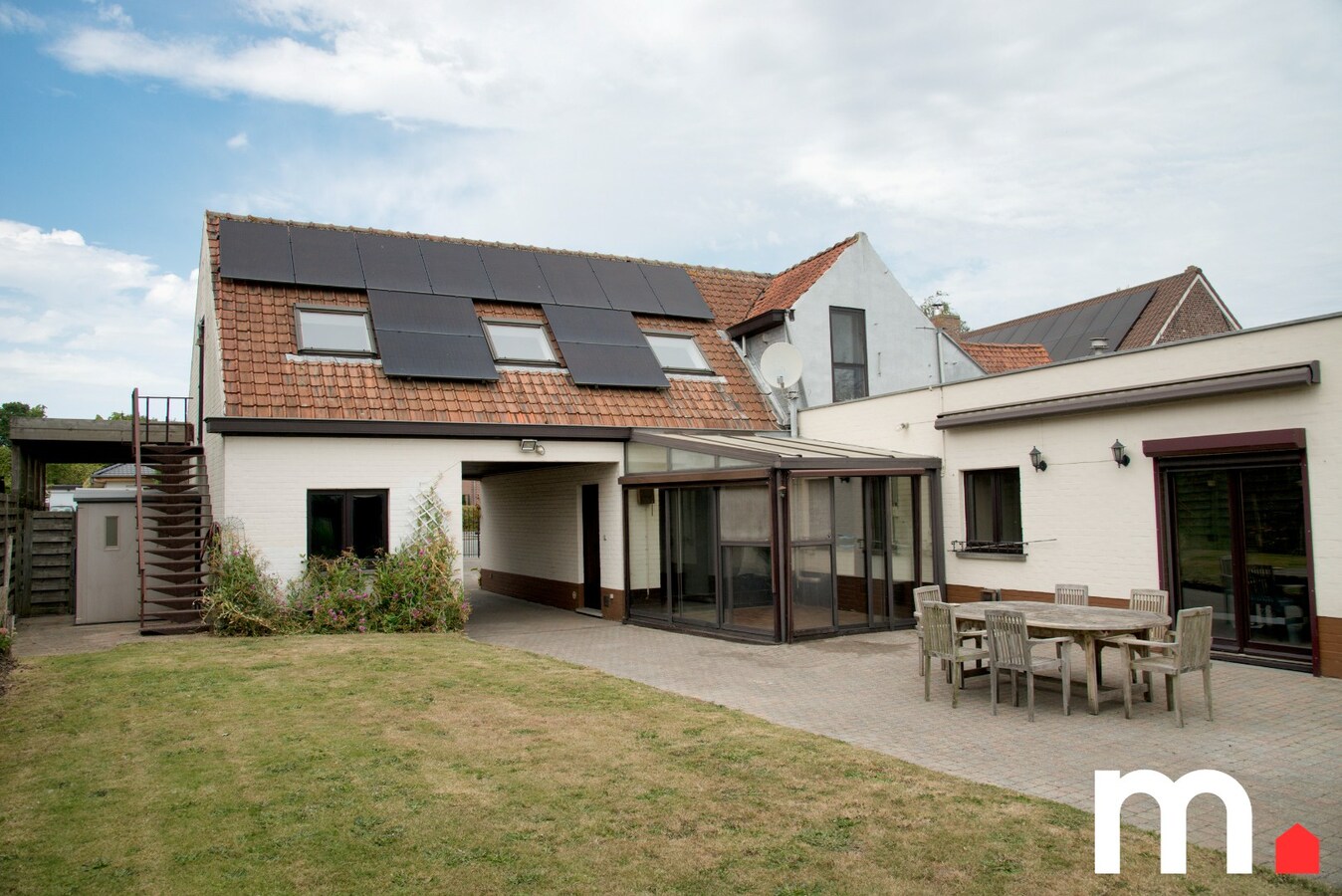Unieke woning met zwembad en prachtig verzicht op het Preshoekbos ! 