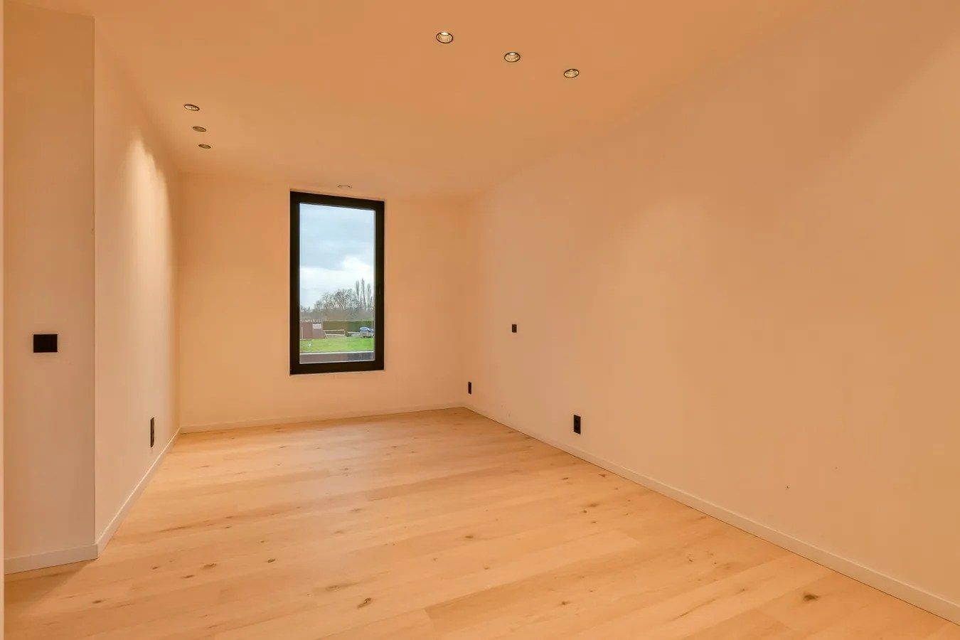Ruime afgewerkte nieuwbouwwoning met landelijk zicht! 