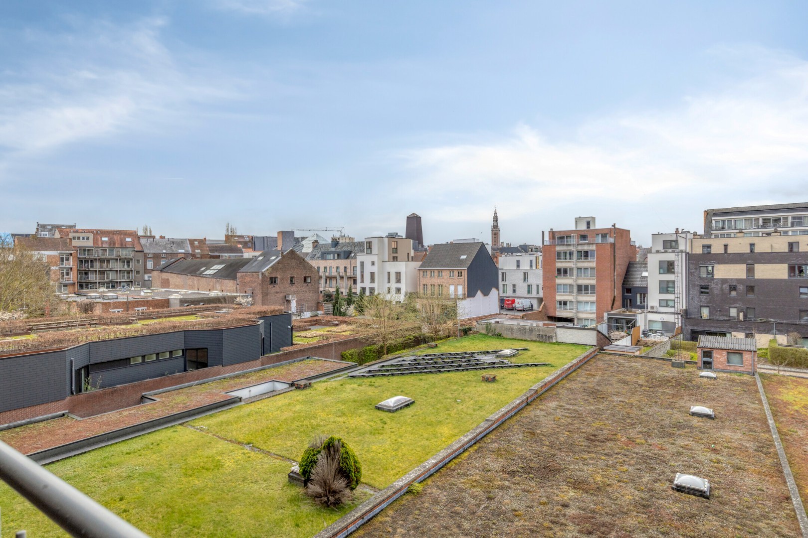 Appartement met 2 slaapkamers, ruim terras en garagebox in Leuven! – EPC 92 kWh/m² – bewoonbare opp. 94m² 