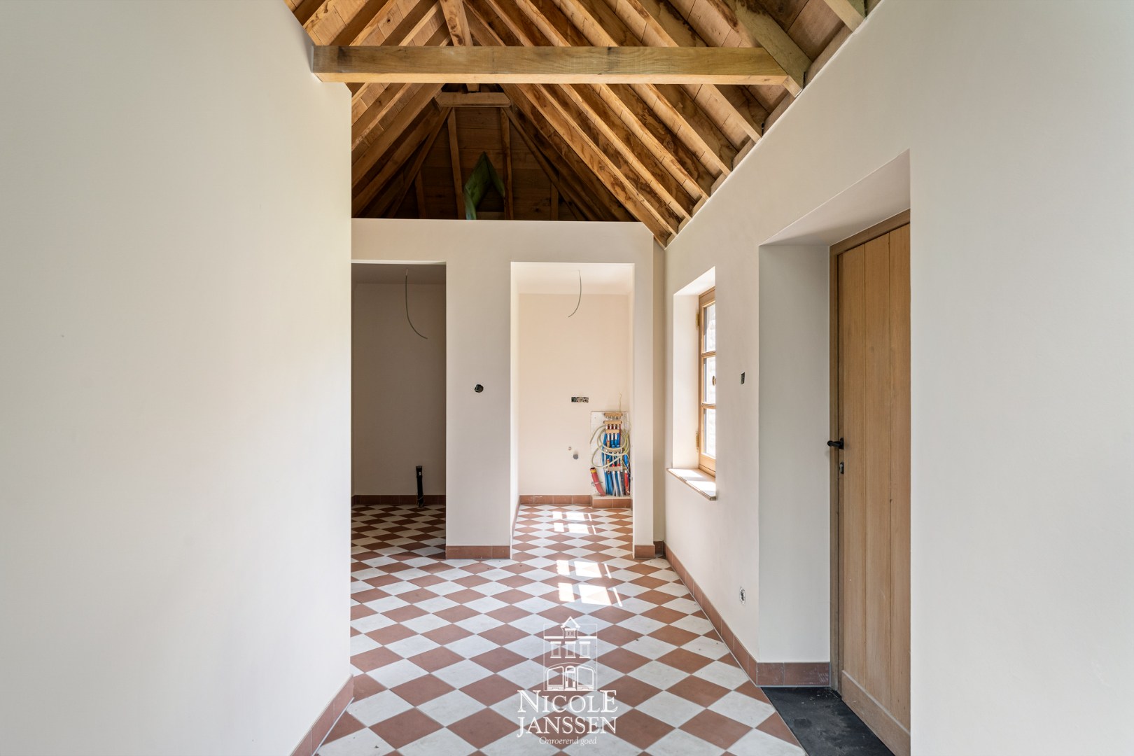 Praktische wasplaats/berging 