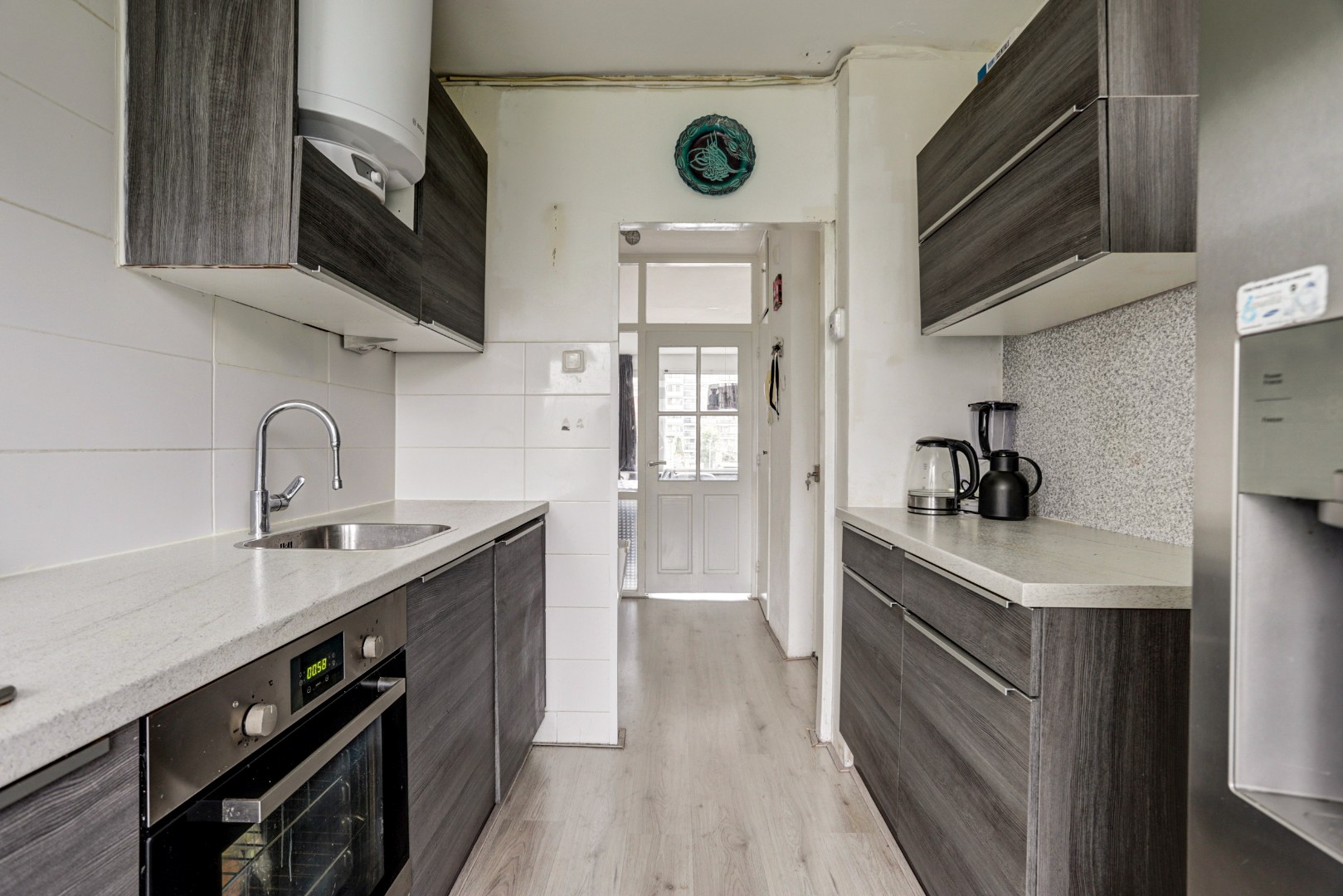 In "Het Lage Land" gelegen 4-kamer appartement met 3, slaapkamers, moderne keuken, 2 balkons,  berging in de onderbouw en gelegen op eigen grond! 