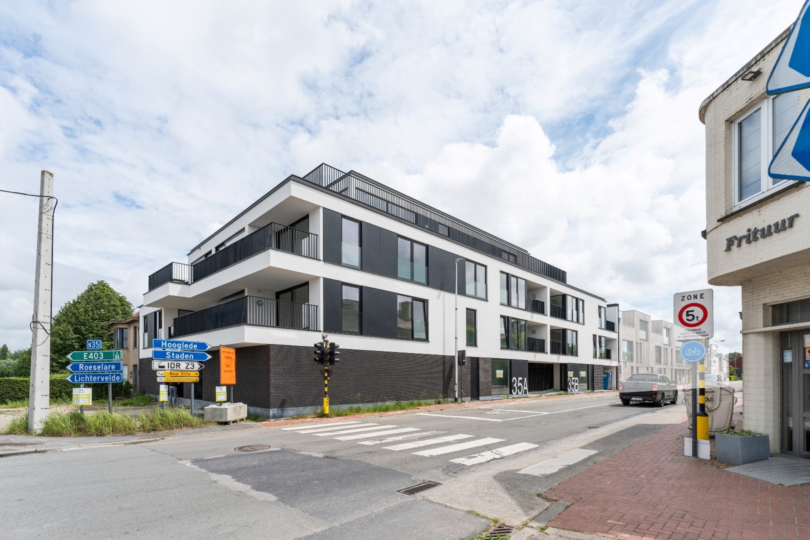 Prachtig lichtrijk en ruim (116 m²) nieuwbouw 2-slpk appartement met (zonne)terras(en), Kortemark 