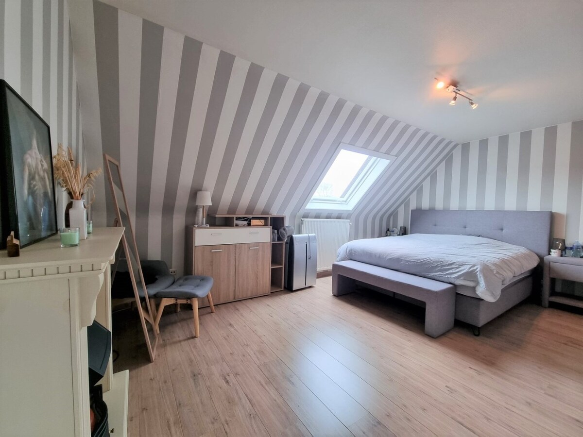 Mooie gezinswoning met tuin &amp; garage in rustige, kindvriendelijke woonwijk - Dudzele 