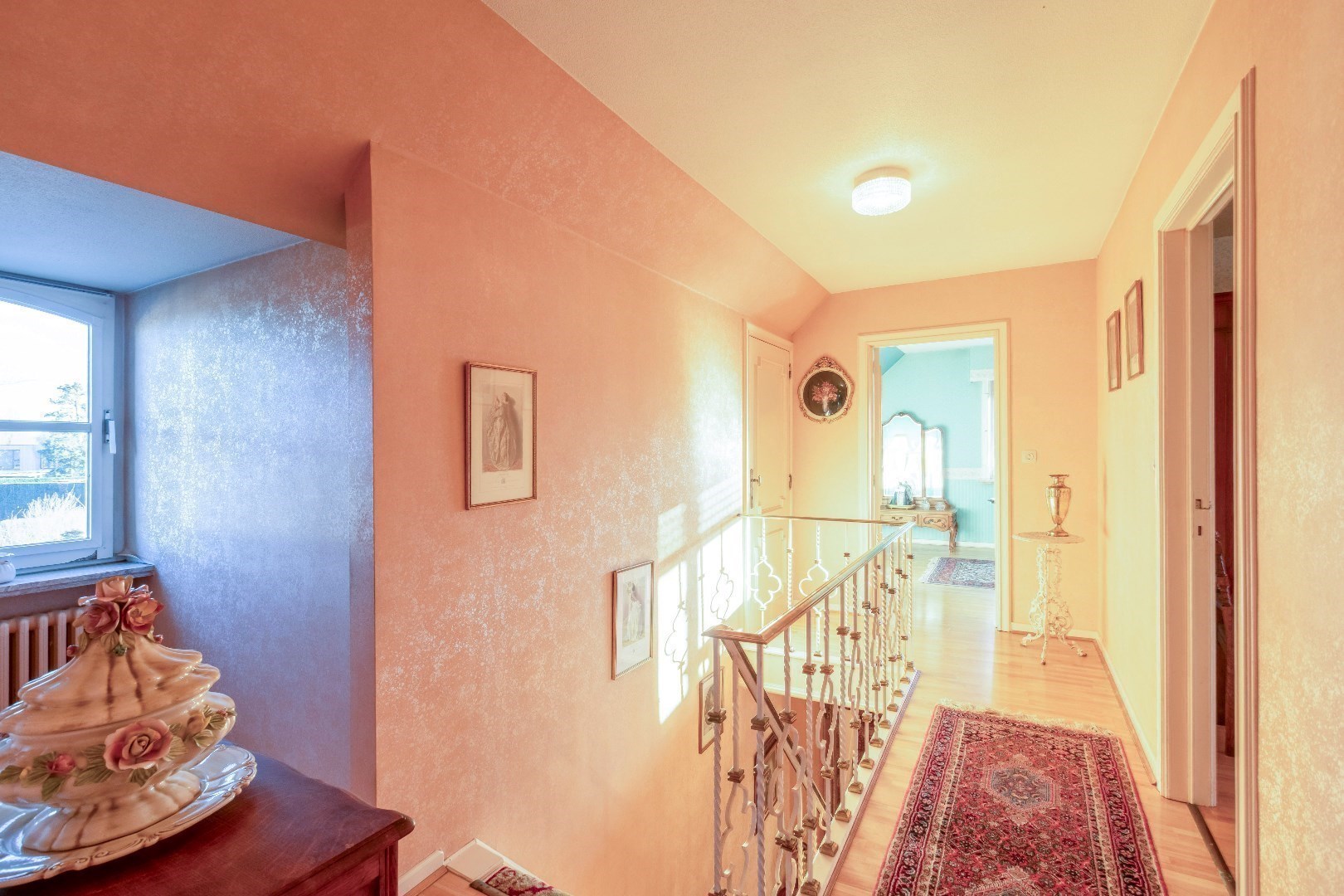 Ruime villa met 5 slp + dubbele garage en grote loods (104m²) 