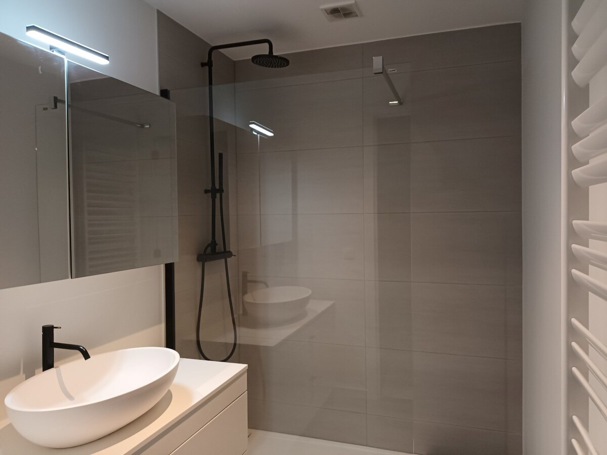 RESIDENTIE ZUIDZICHT - Hoogwaardig afgewerkt appartement gelegen aan de Blauwe Boulevard. 