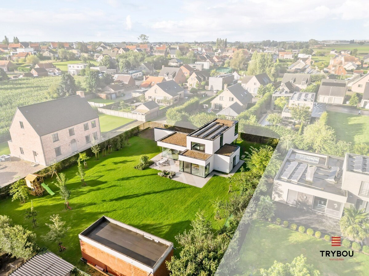 Rustig gelegen architecturaal pareltje op 1.751 m² te Houthulst. 